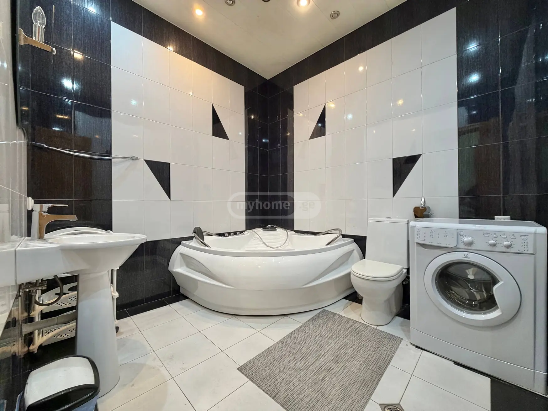 5 Room Apartment For Rent In Mtatsminda view 11