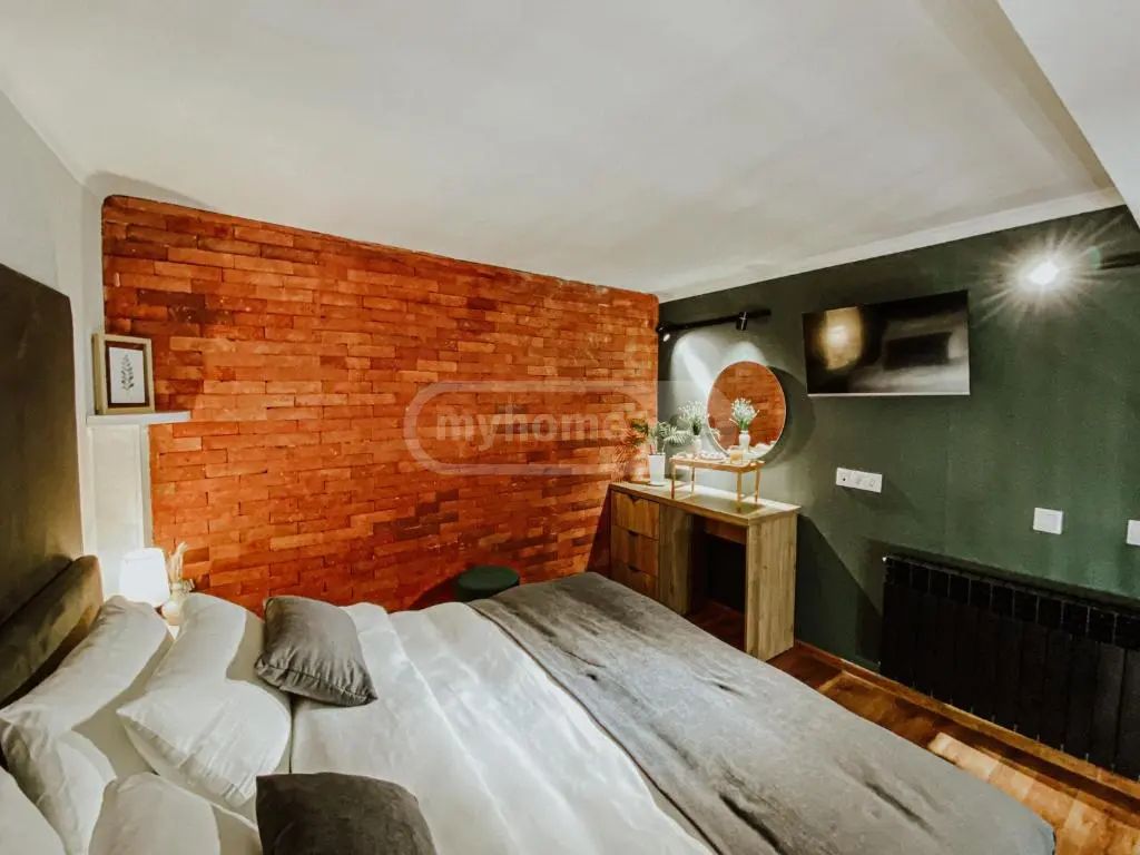 5 Room Hotel For Sale view 9