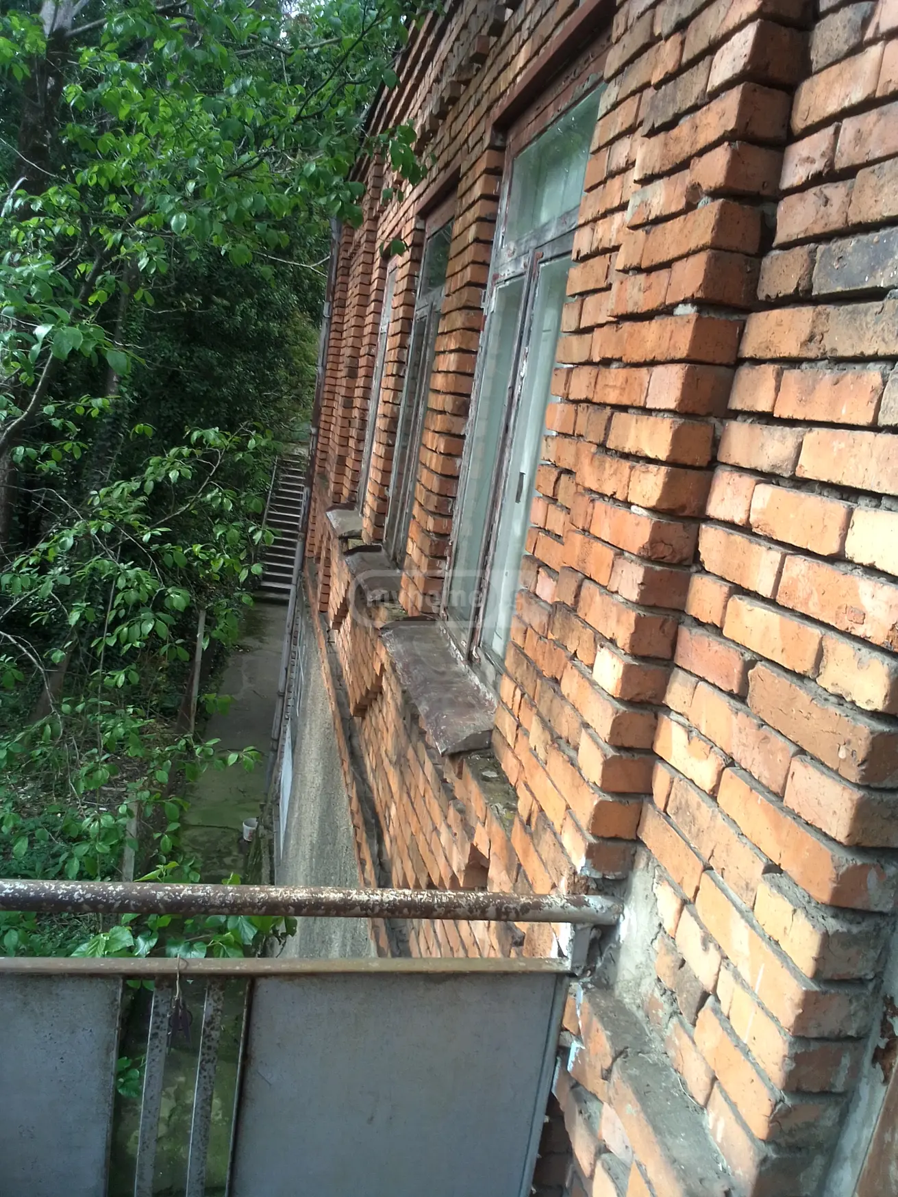 8 Room Private House For Sale view 6