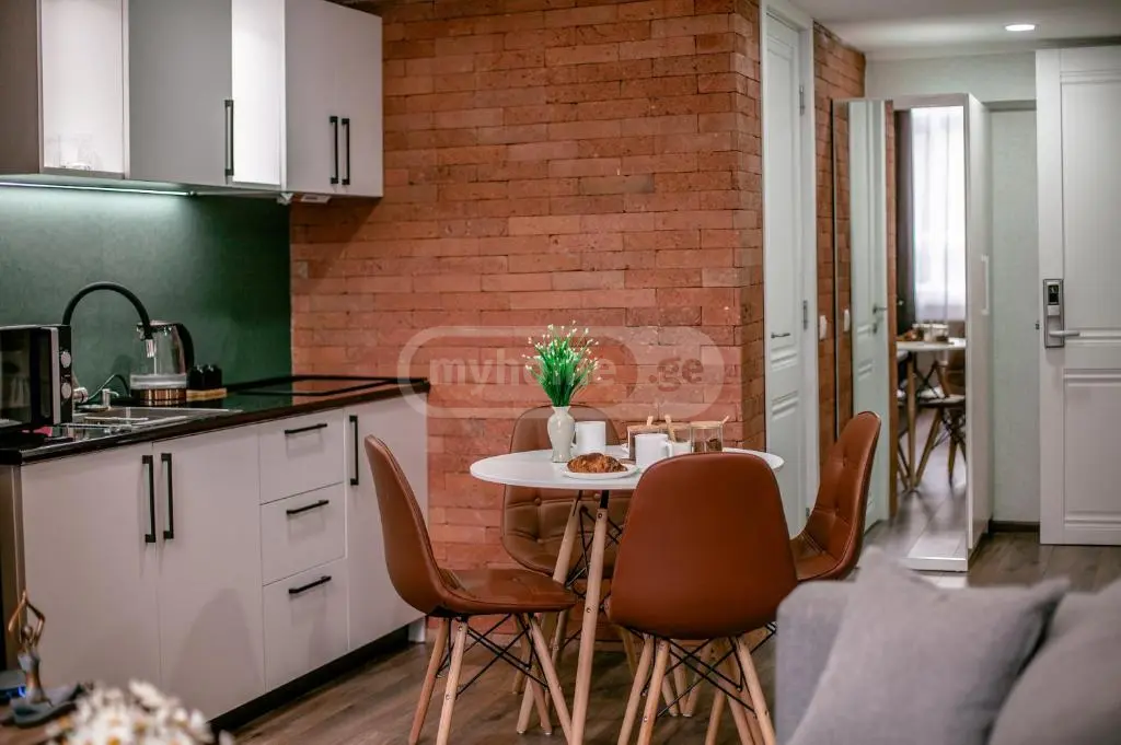 5 Room Hotel For Sale view 11