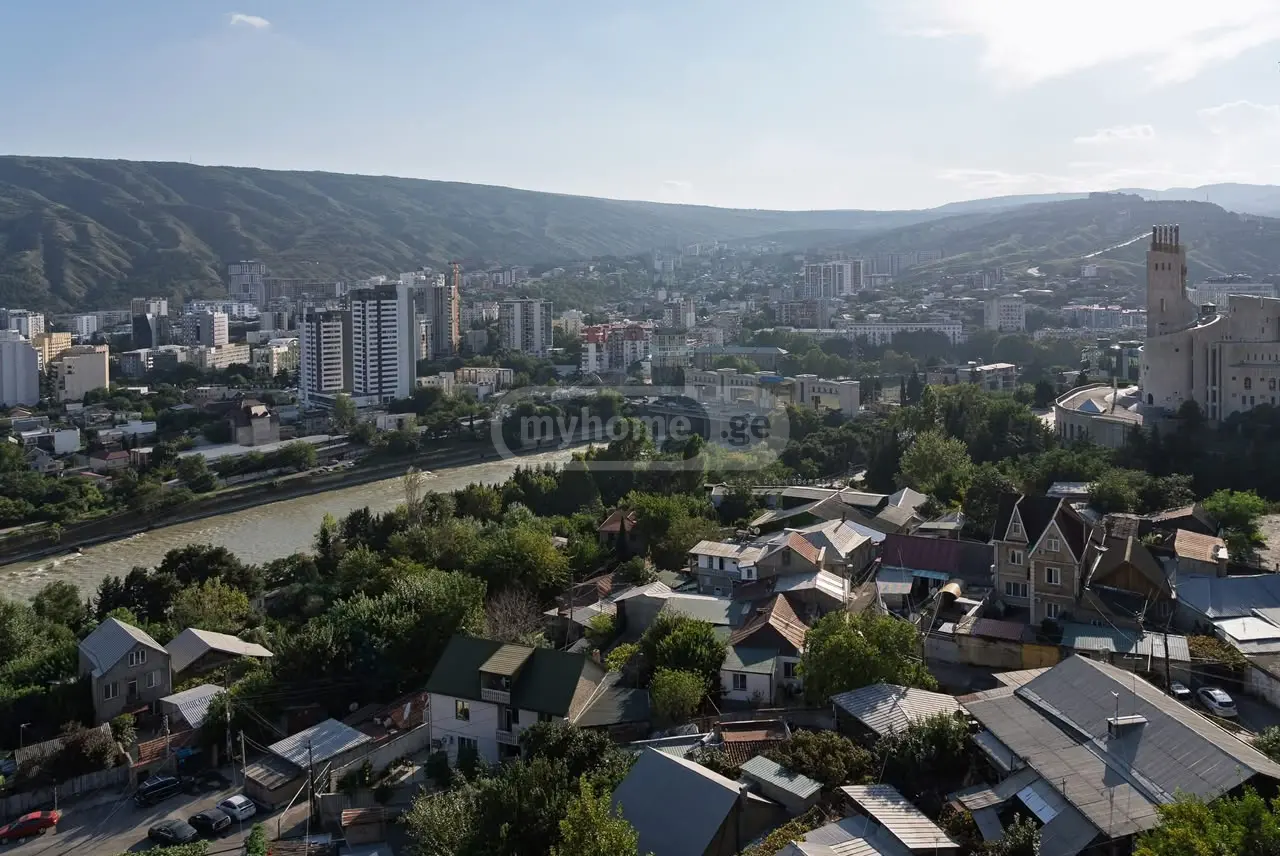 იყიდება 2-ოთახი ბინა view 9