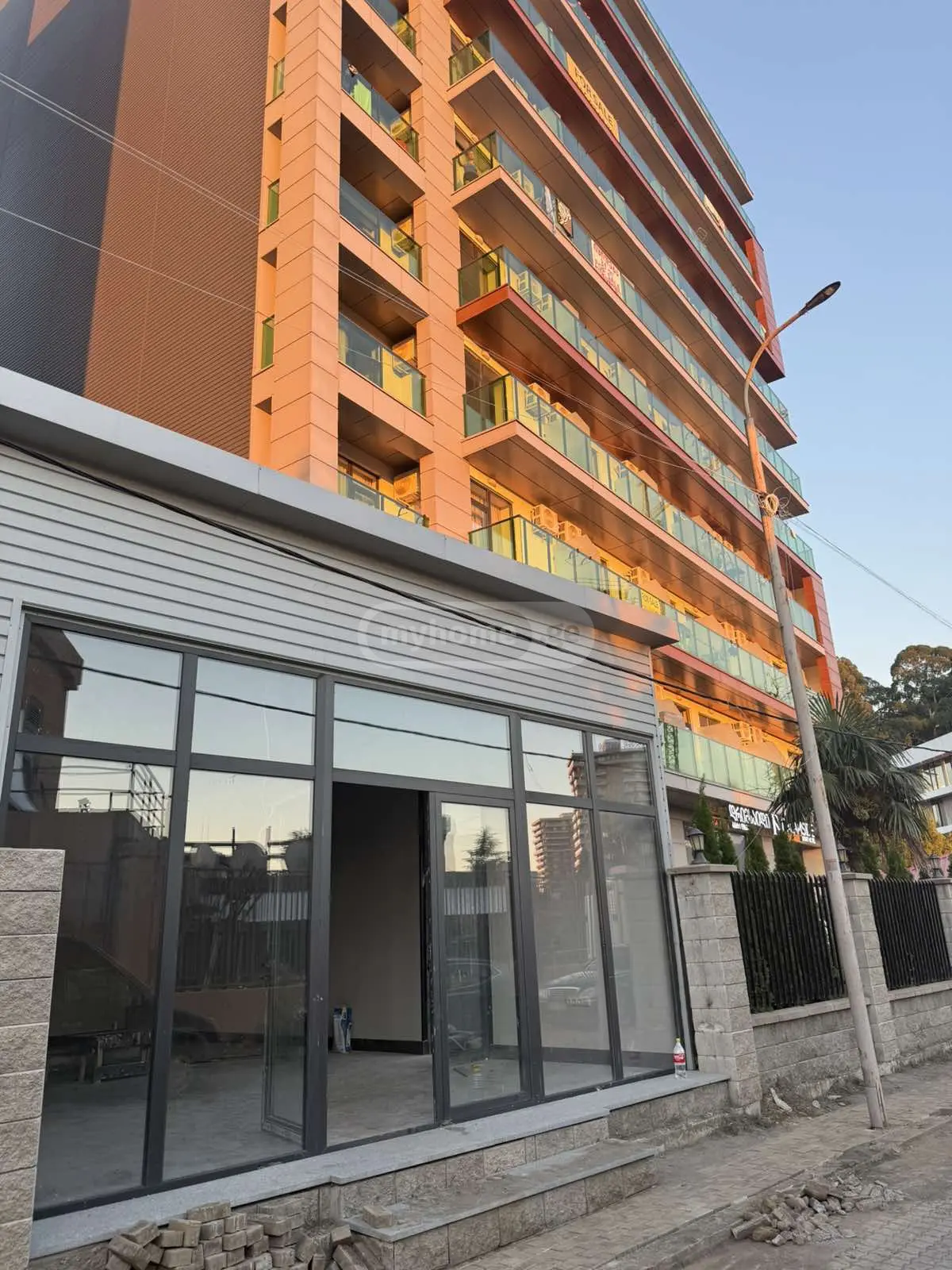 Universal Commercial Area For Rent view 1