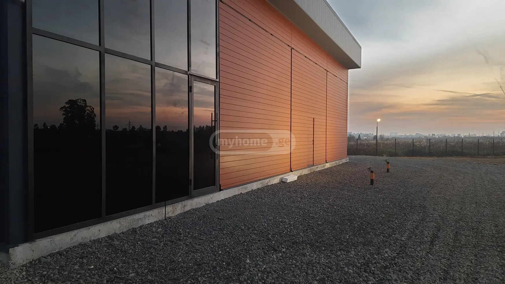 Universal Commercial Area For Rent view 2