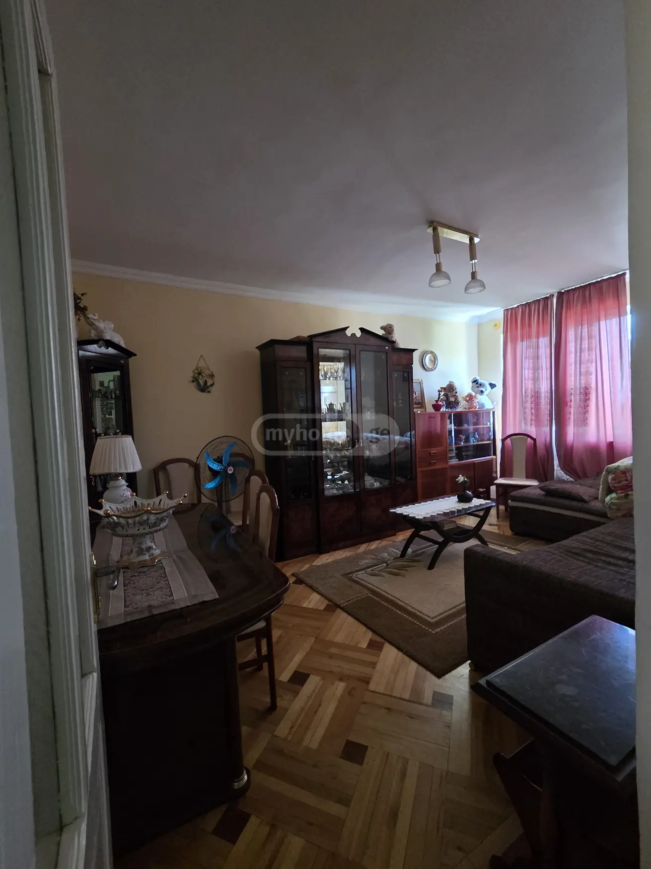 Продажа 4-комната Квартира view 3