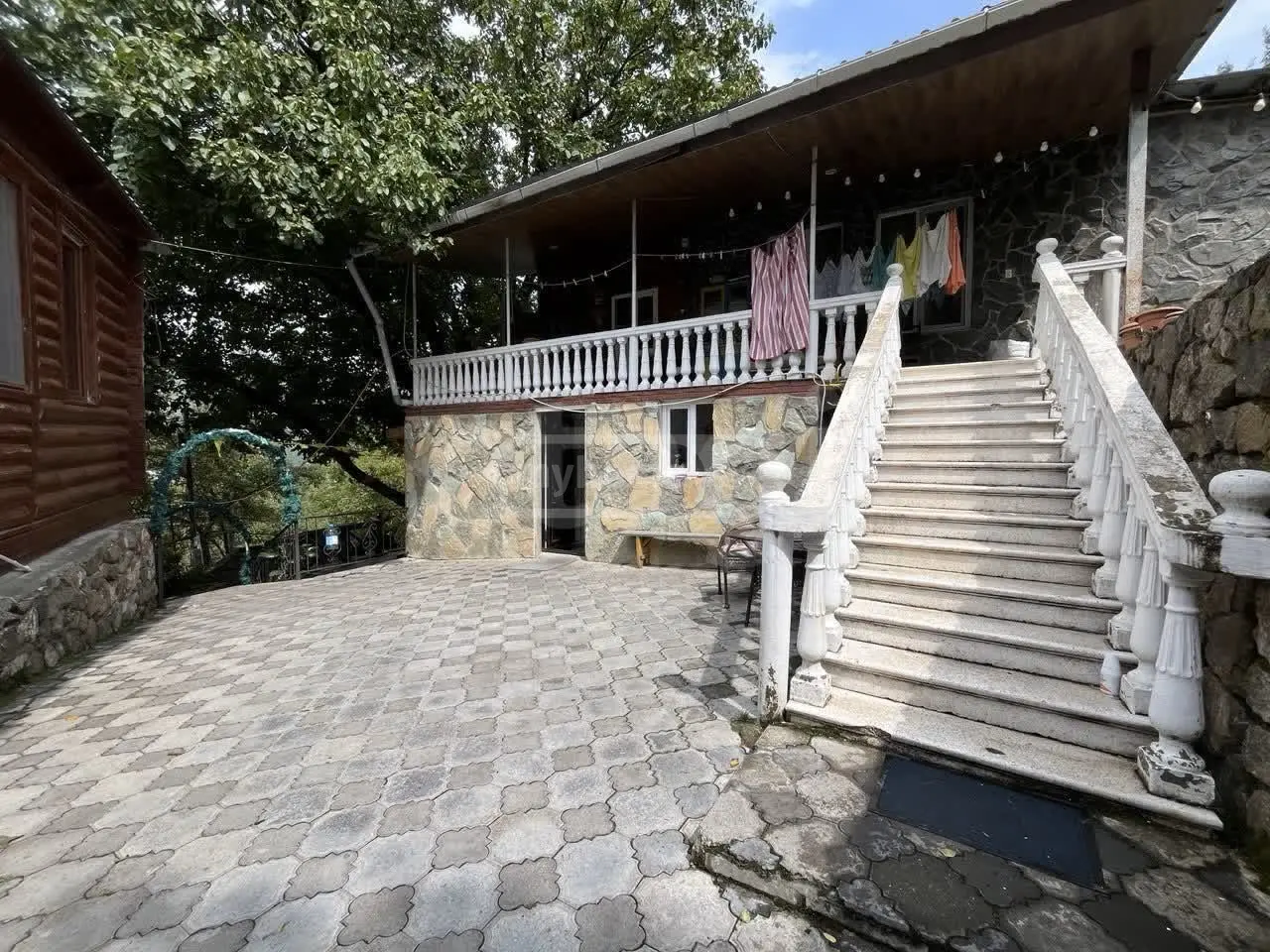 5 Room Hotel For Sale view 9
