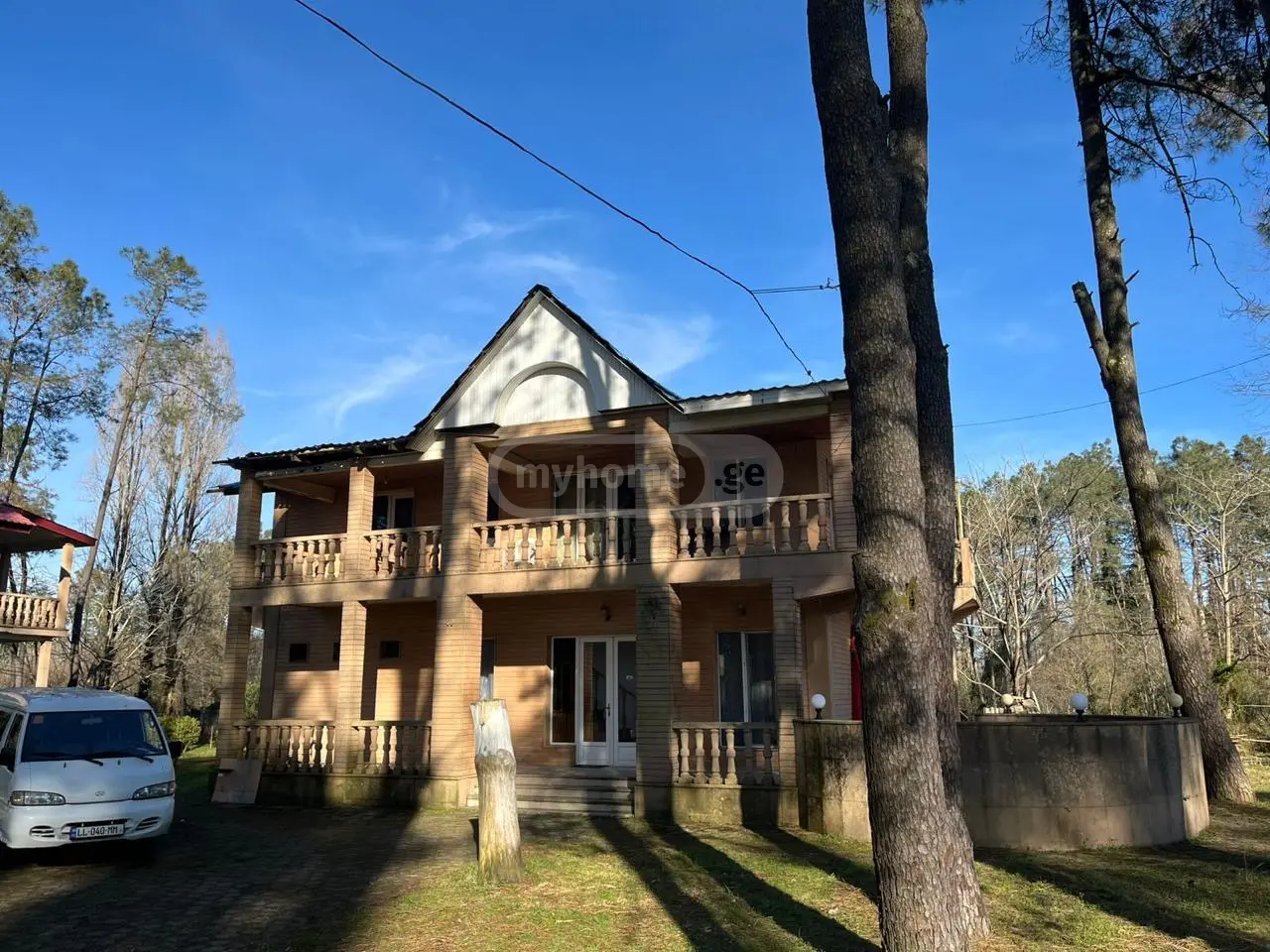 6 Room Country House For Sale view 2