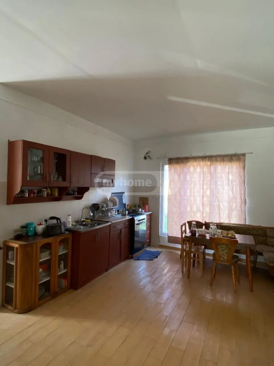 6 Room Country House For Sale view 1