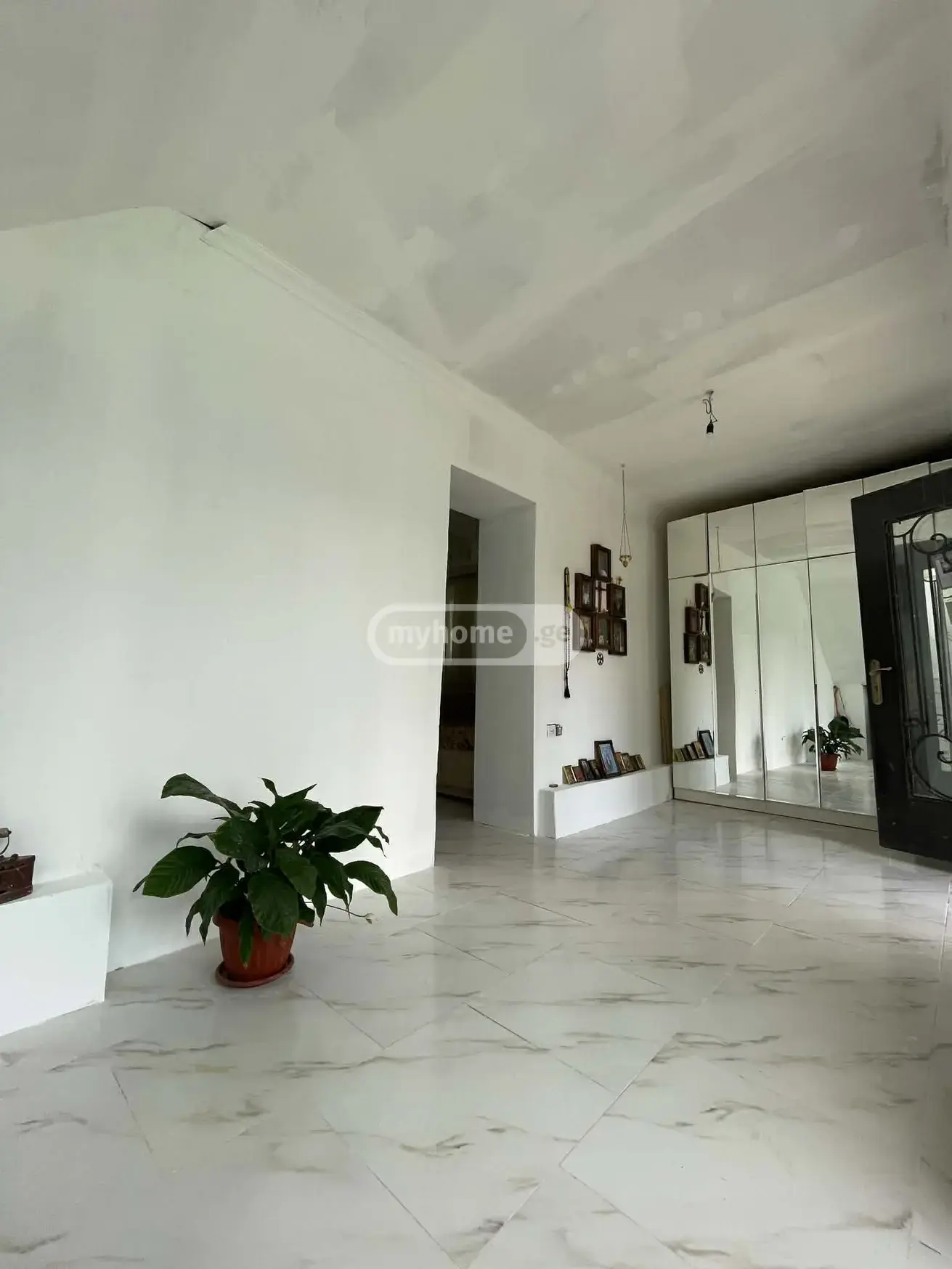 6 Room Country House For Sale view 2