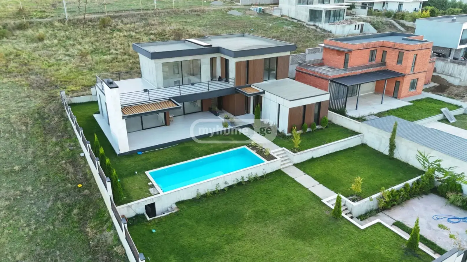 6 Room Private House For Sale view 5