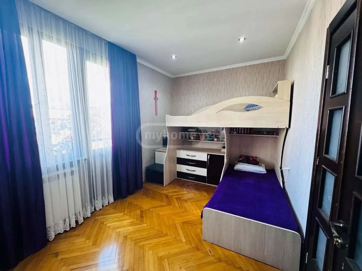 4 Room Apartment For Sale view 8