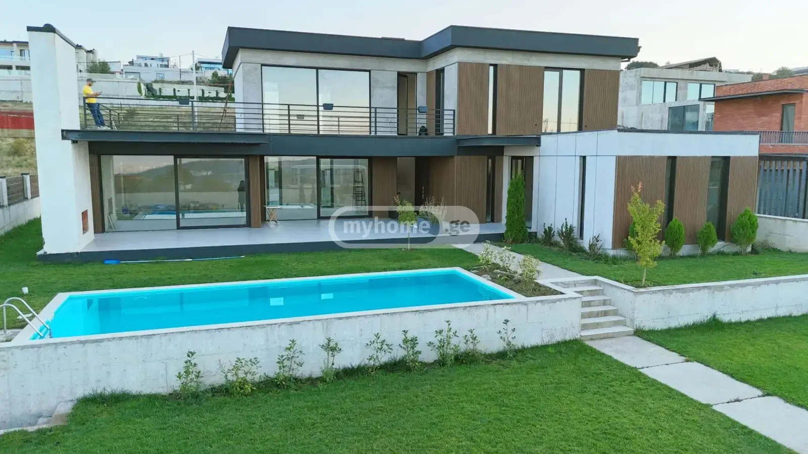 6 Room Private House For Sale view 4