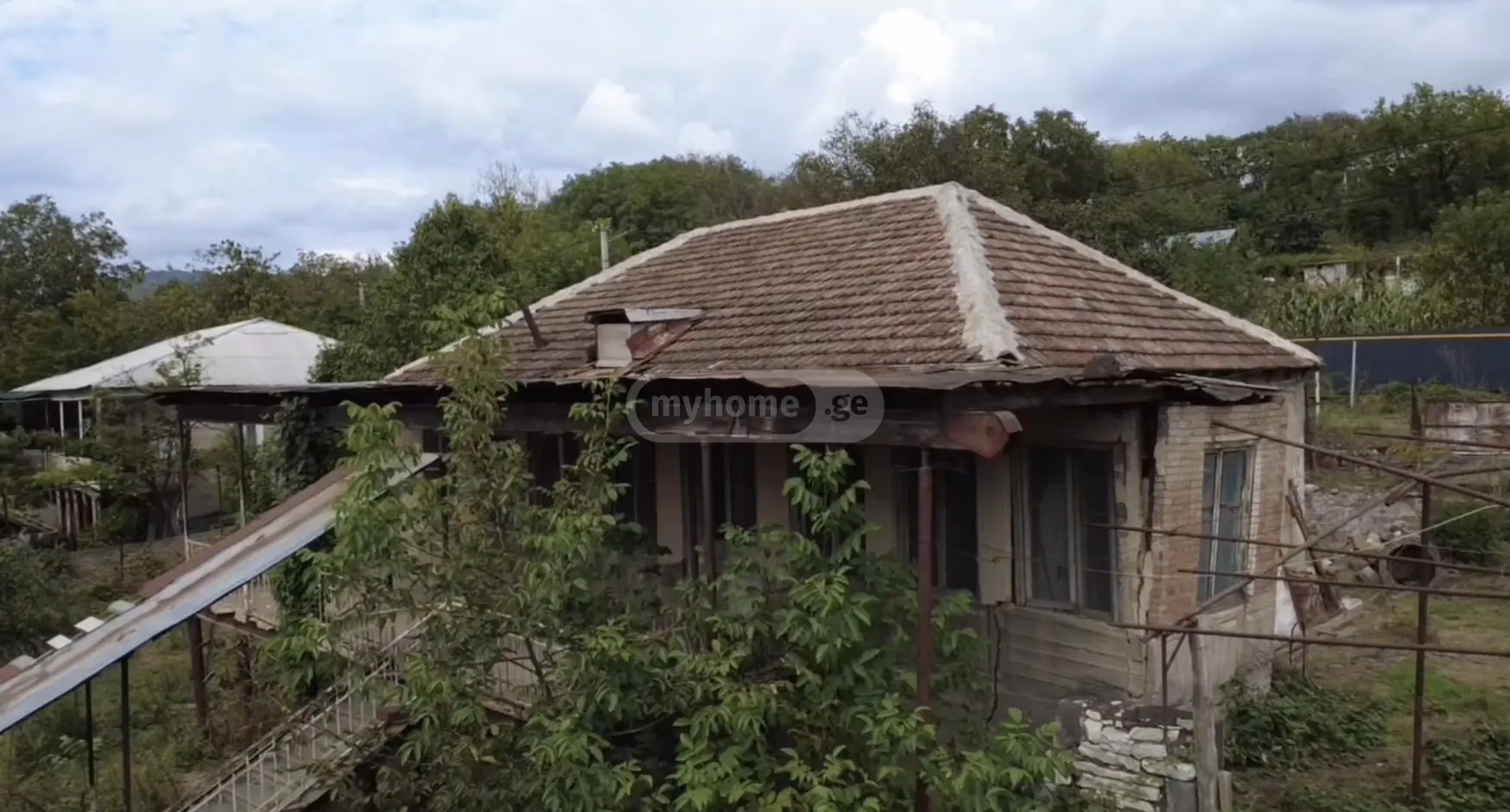 5 Room Country House For Sale view 1
