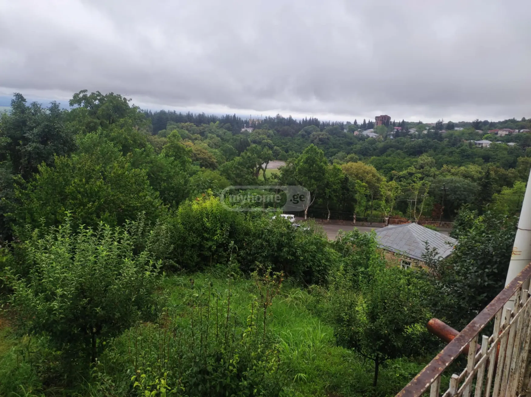 6 Room Private House For Sale view 2
