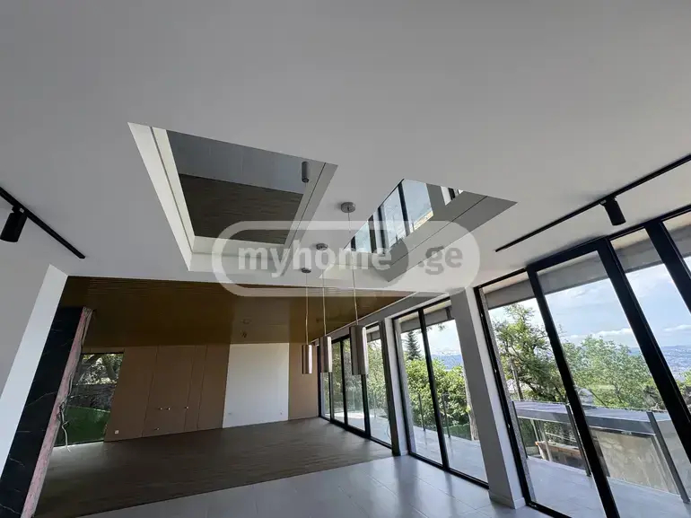 10+ Room Private House For Sale In Tskneti view 5
