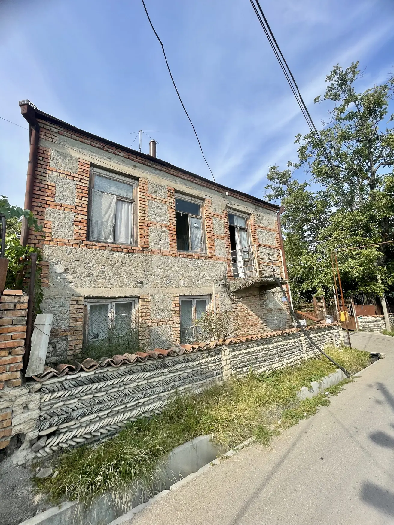 7 Room Private House For Sale view 2