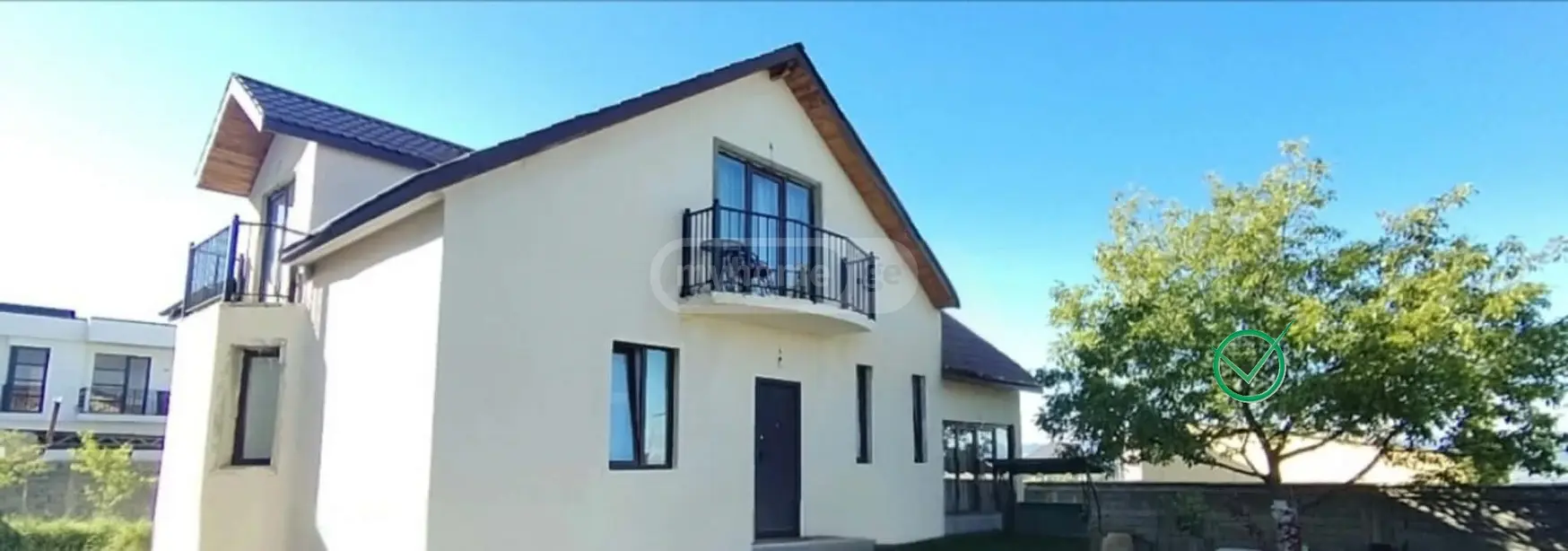 7 Room Private House For Sale view 3