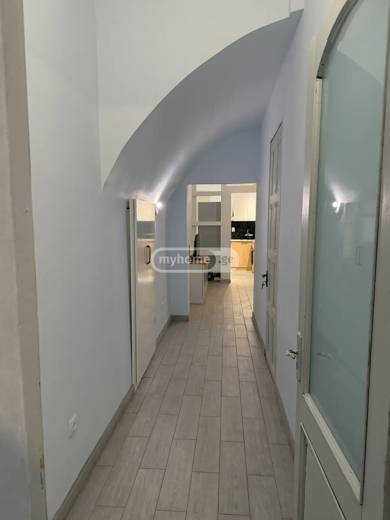 6 Room Apartment For Sale view 2