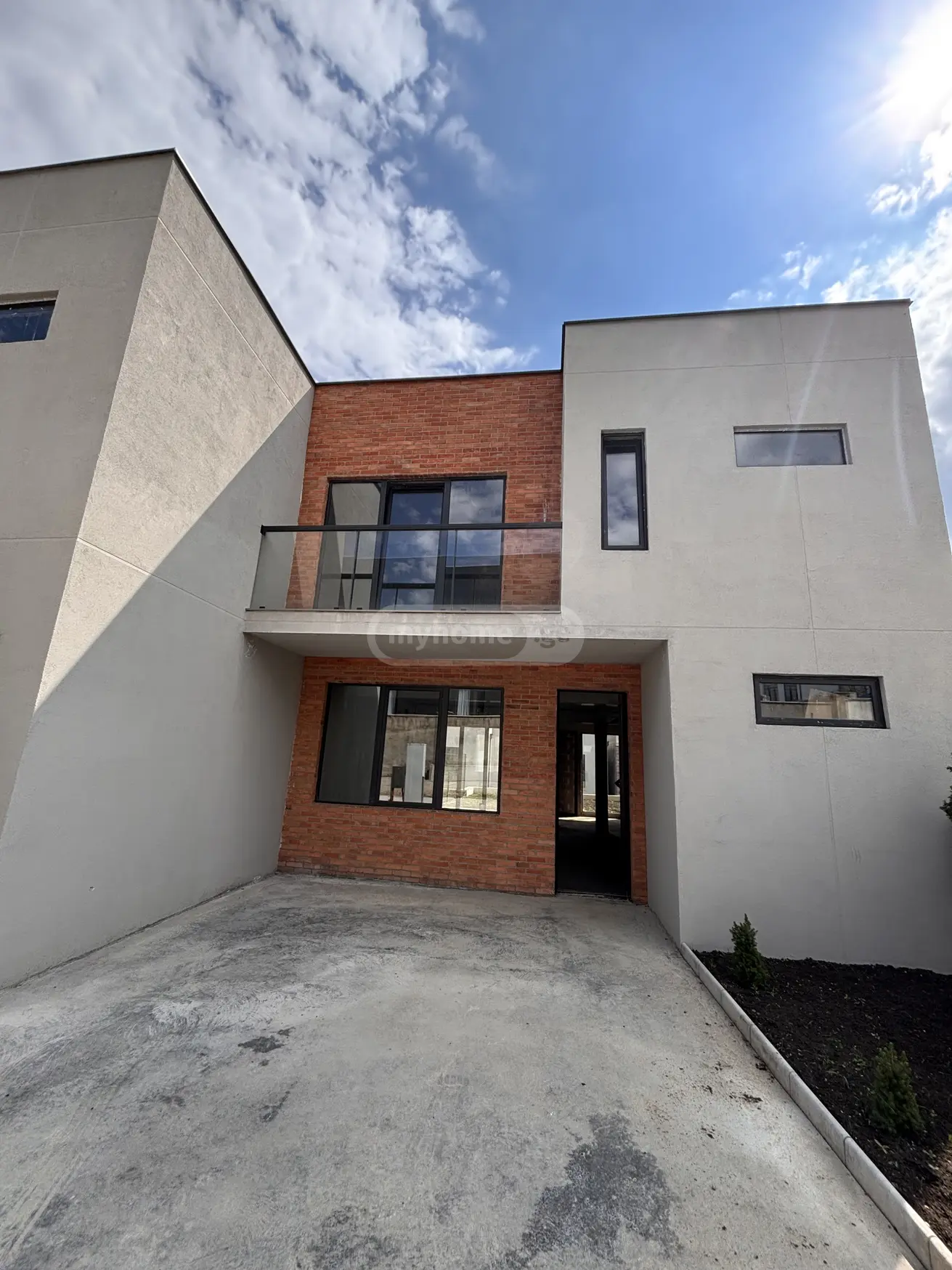 4 Room Private House For Sale view 1