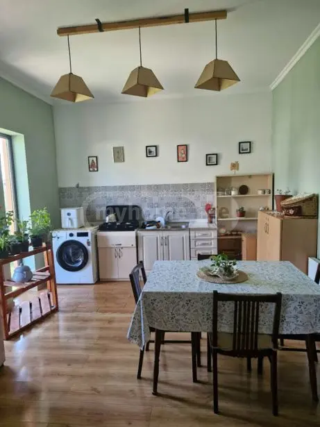 6 Room Private House For Sale view 2
