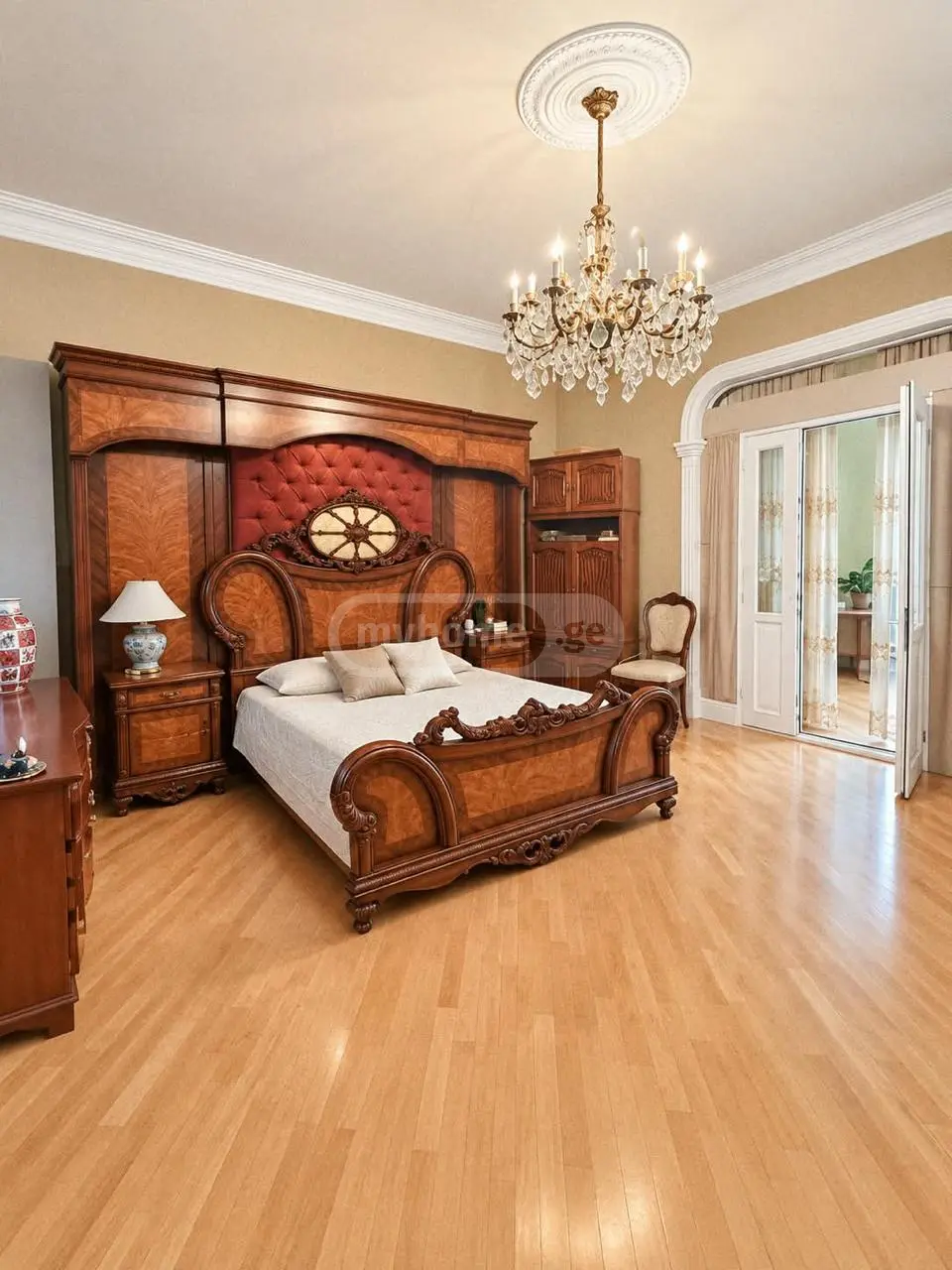 10+ Room Hotel For Sale In Chugureti view 4
