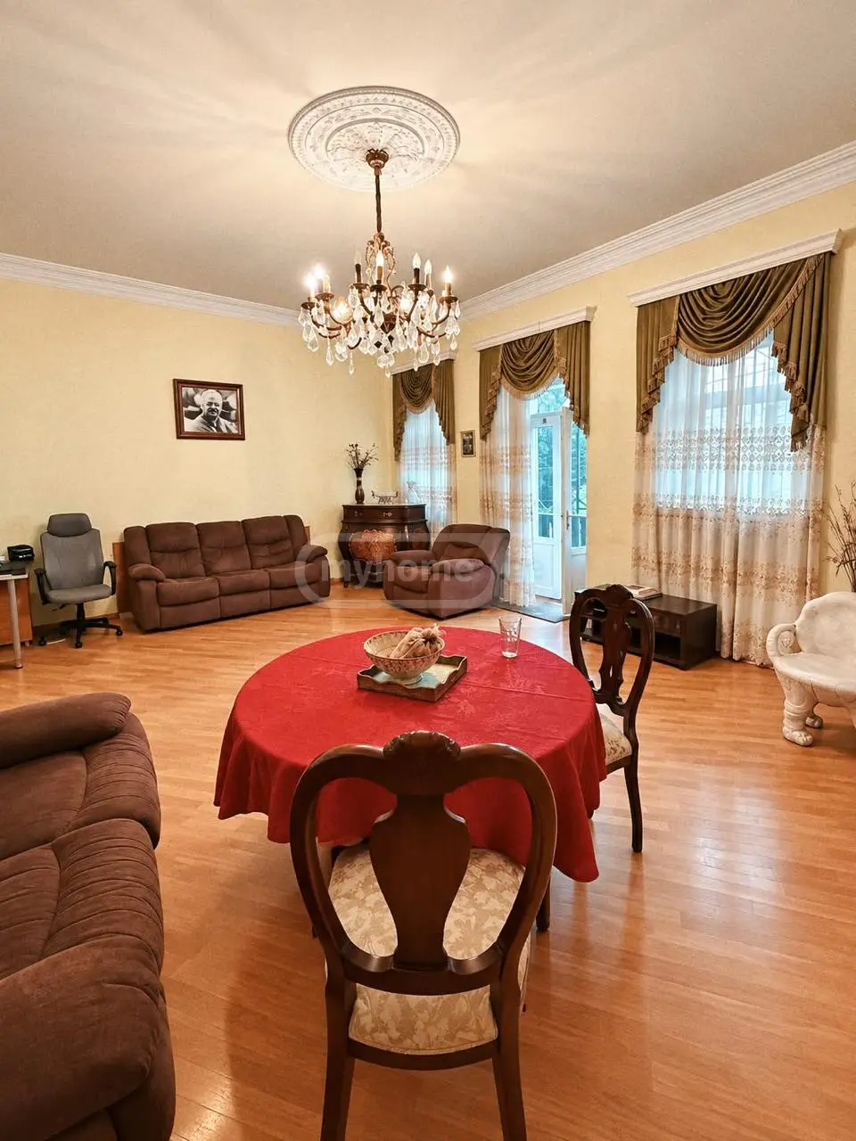 10+ Room Hotel For Sale In Chugureti view 3