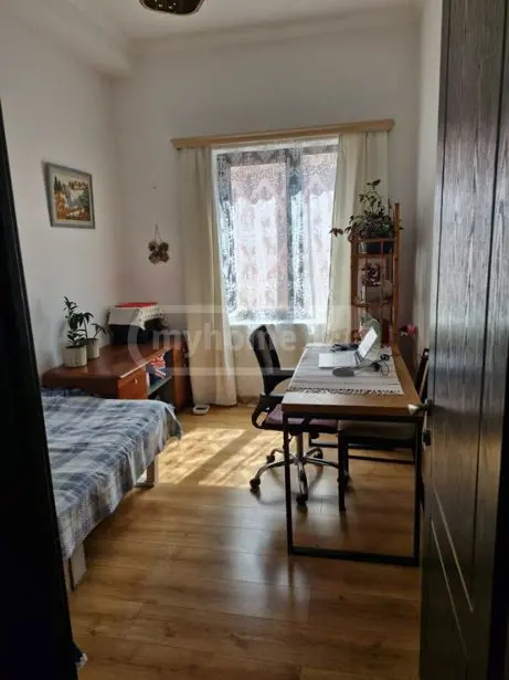 6 Room Private House For Sale view 10