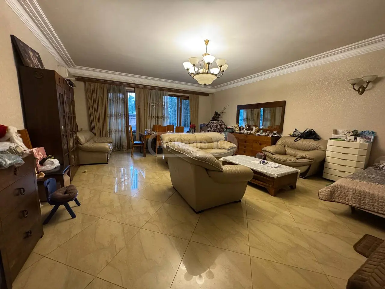Продажа 4-комната Квартира view 2