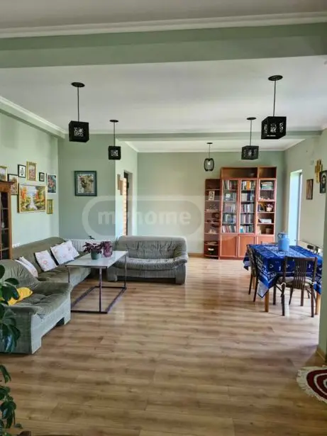 6 Room Private House For Sale view 4