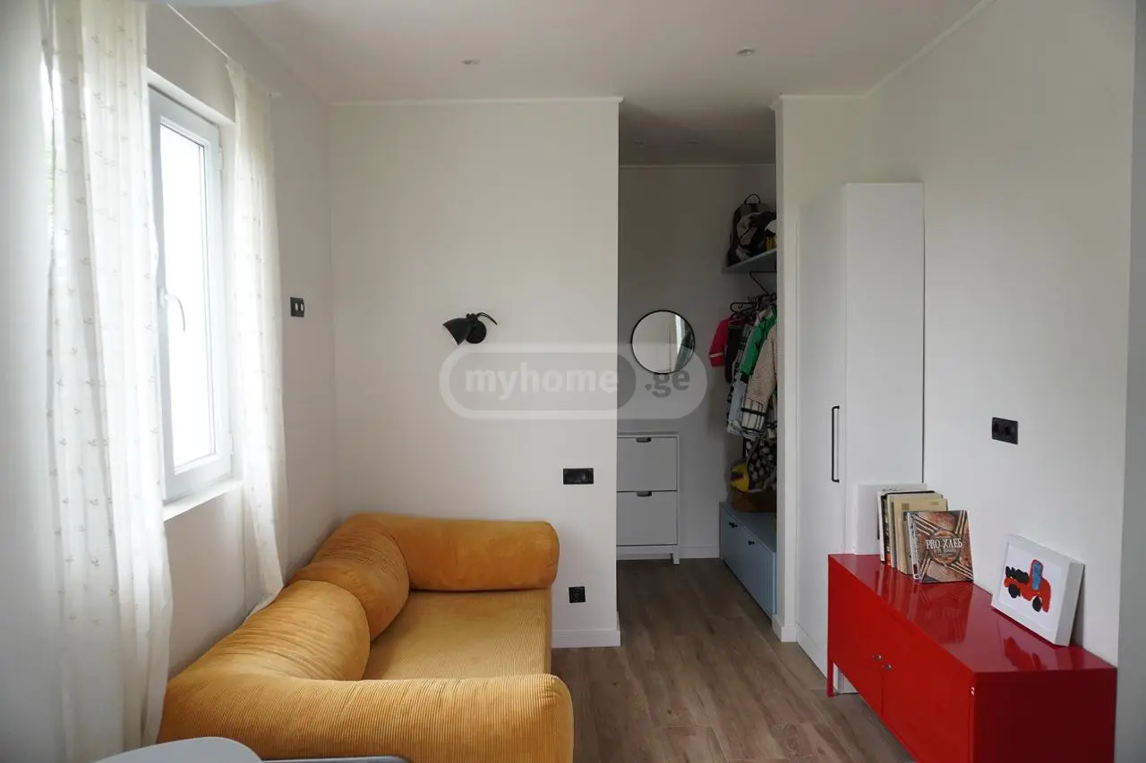 3 Room Private House For Sale view 6