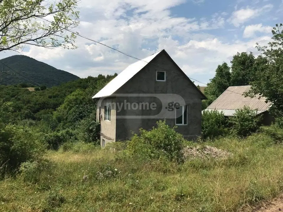 6 Room Country House For Sale view 2