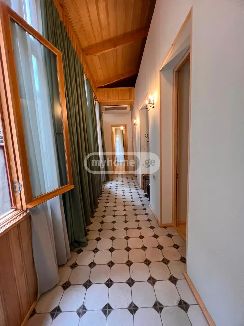 6 Room Private House For Rent In Mtatsminda view 3