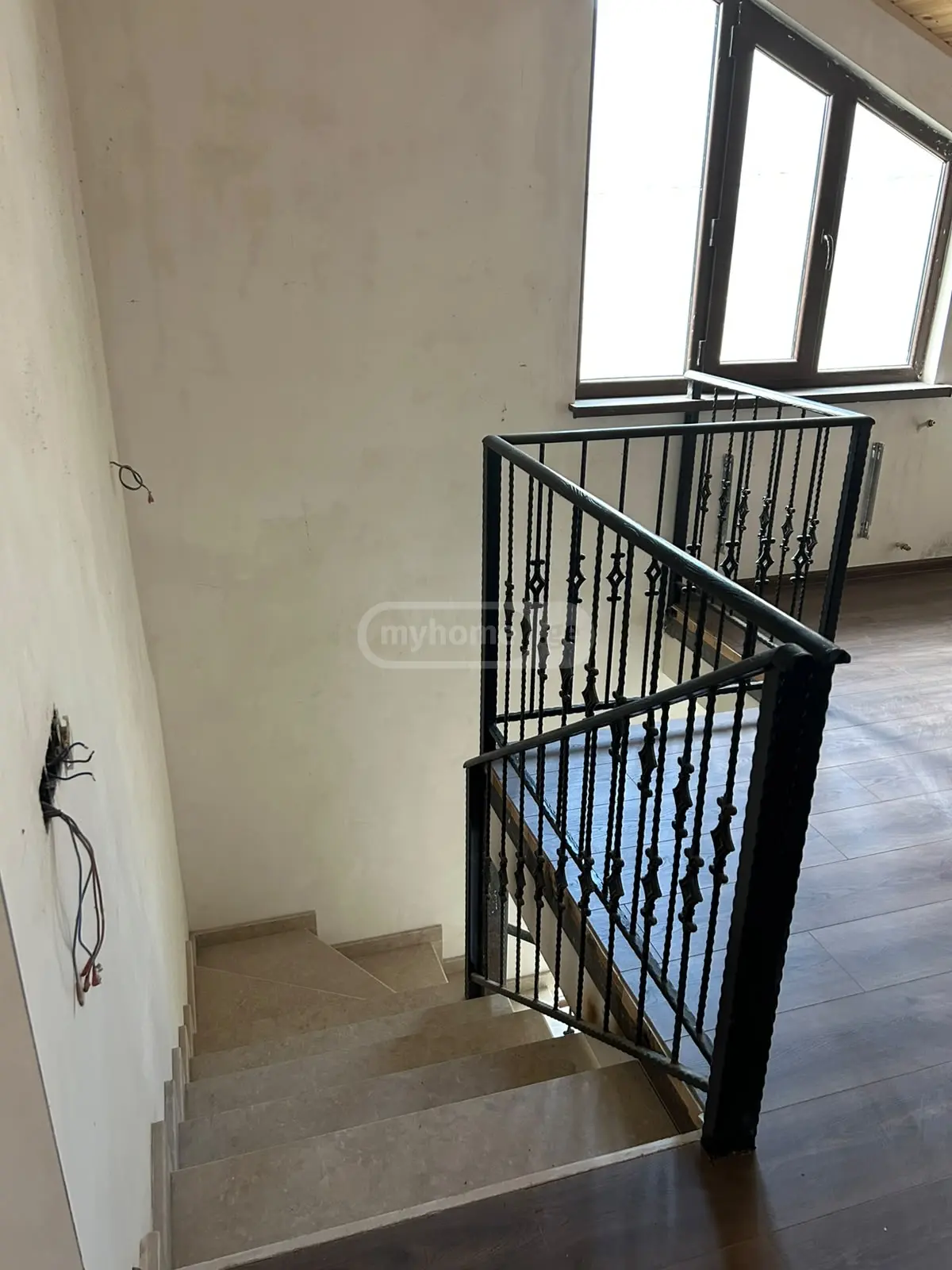 7 Room Private House For Sale view 12