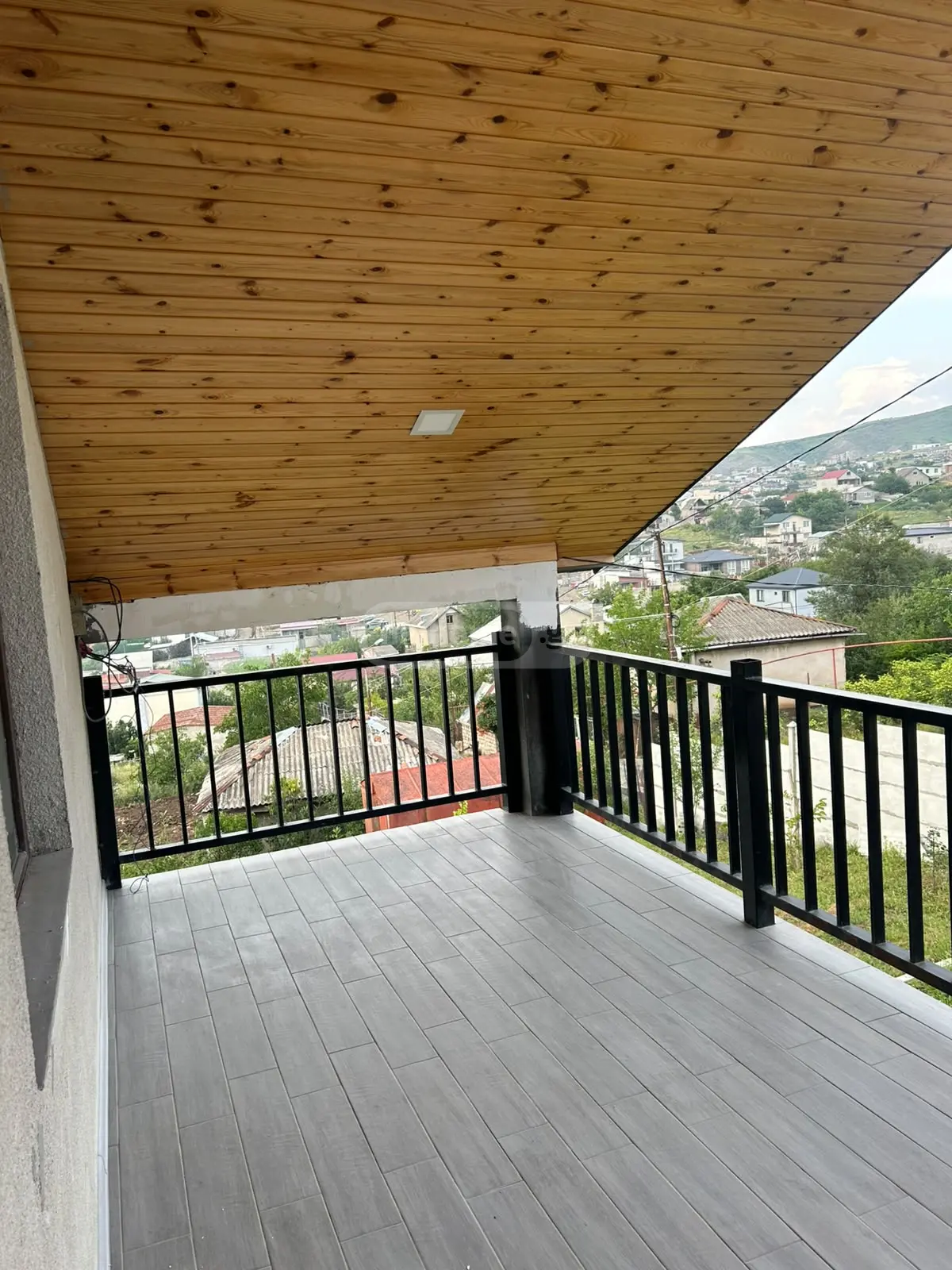 7 Room Private House For Sale view 2