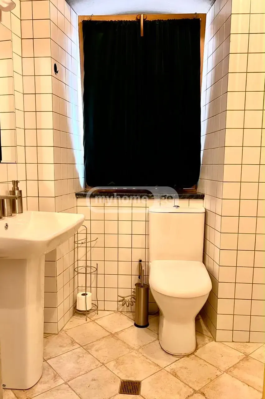 6 Room Private House For Rent In Mtatsminda view 12