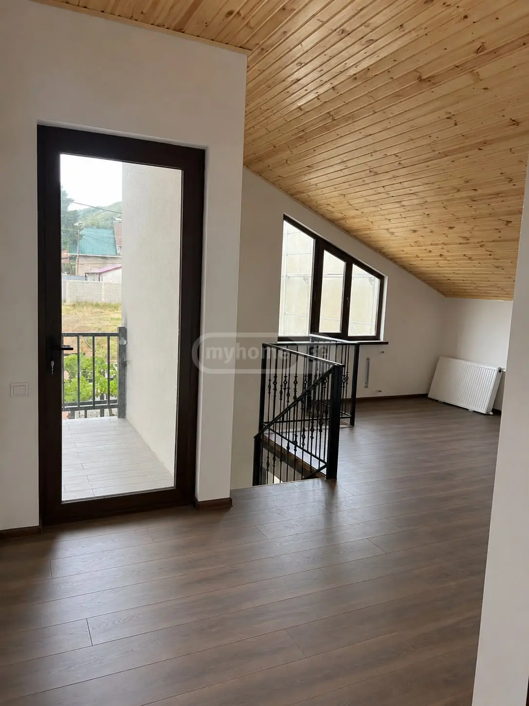7 Room Private House For Sale view 11