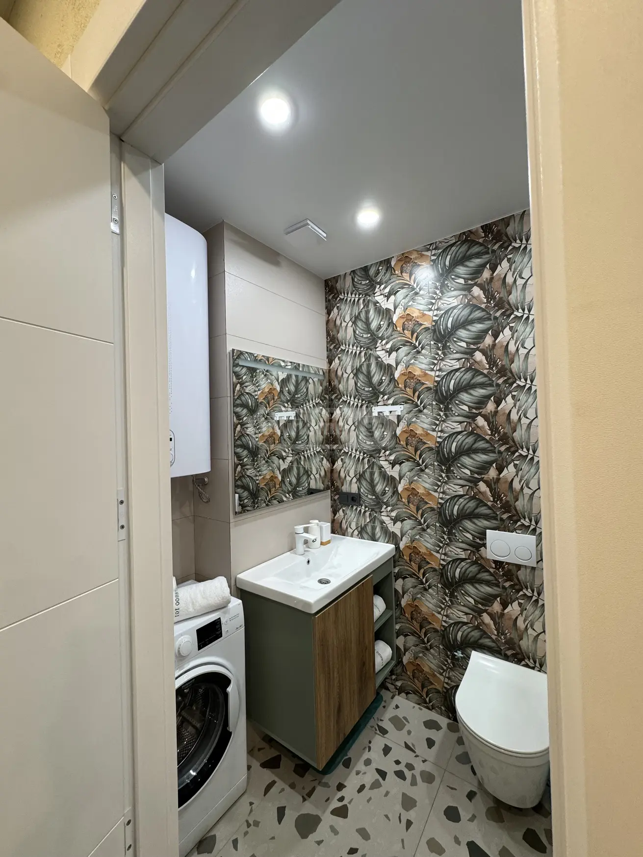 2 Room Apartment For Rent In Tsikhisdziri, In Kobuleti Municipality view 4