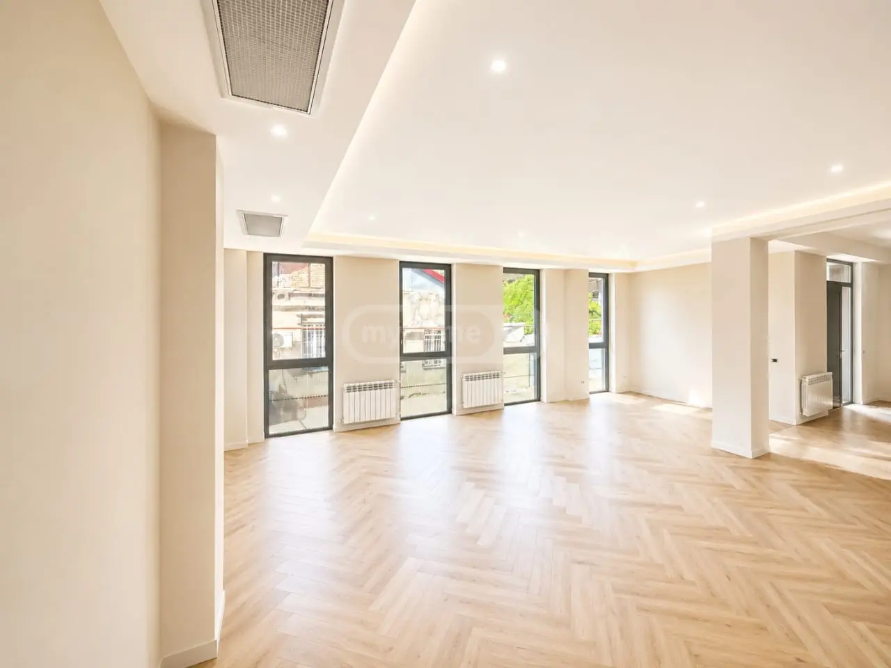 5 Room Private House For Sale view 2