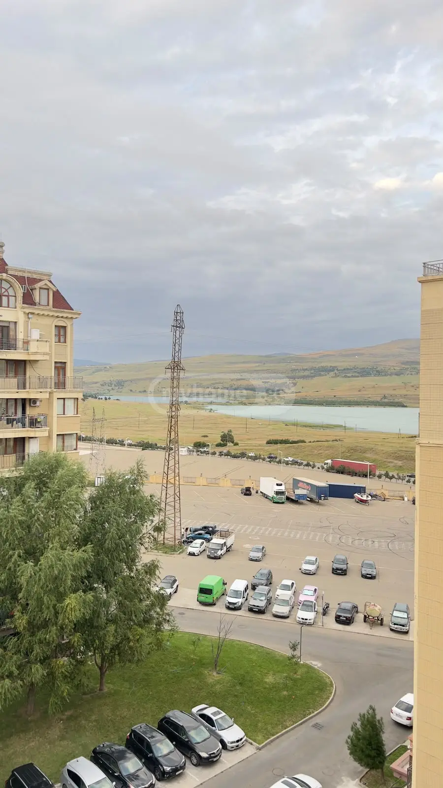 იყიდება 3-ოთახი ბინა view 9