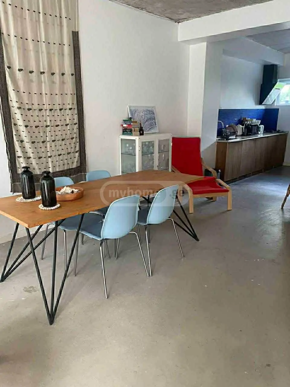 5 Room Private House For Sale view 2