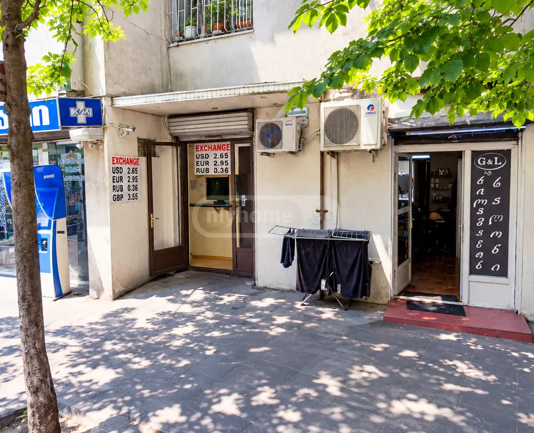 Universal Commercial Area For Rent In Vera view 1