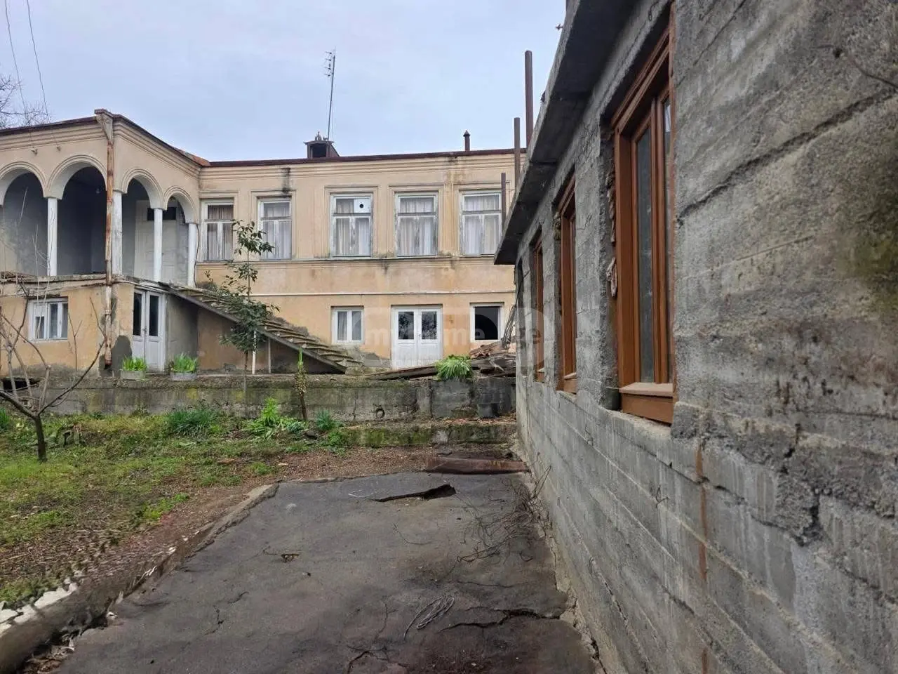 10+ Room Private House For Sale In Sagarejo view 1
