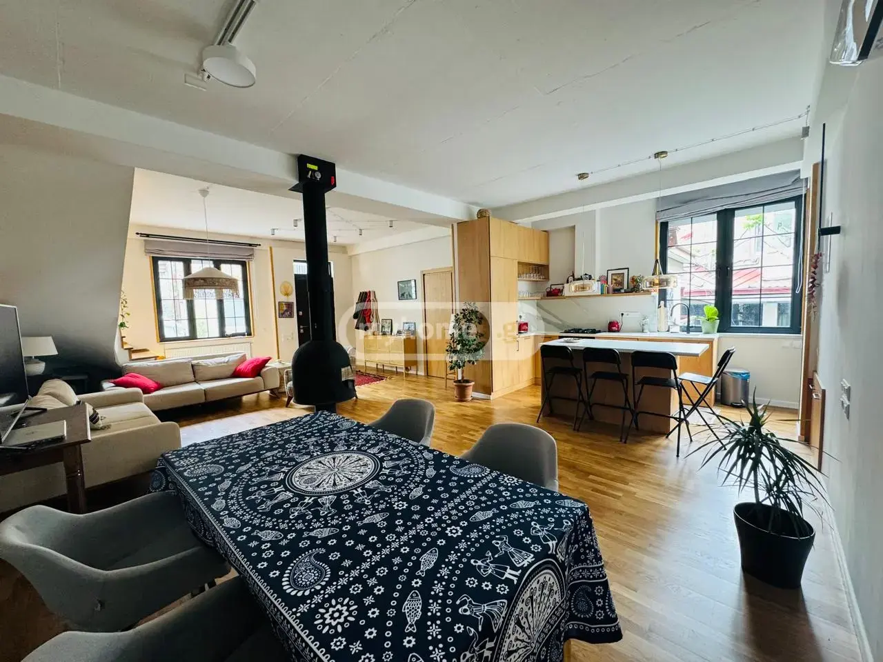 4 Room Private House For Rent In Sololaki view 6