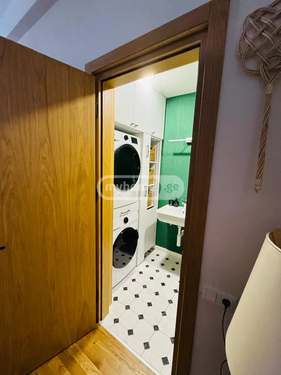 4 Room Private House For Rent In Sololaki view 2