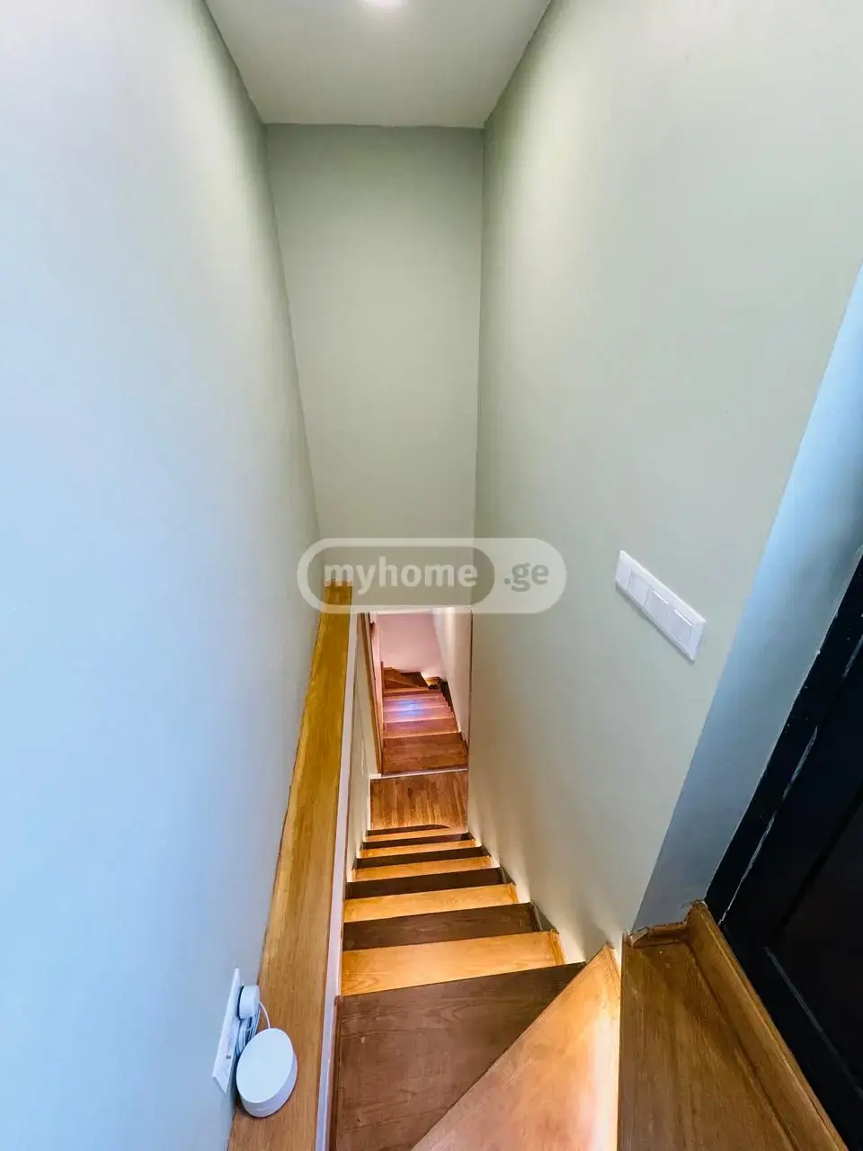 4 Room Private House For Rent In Sololaki view 7