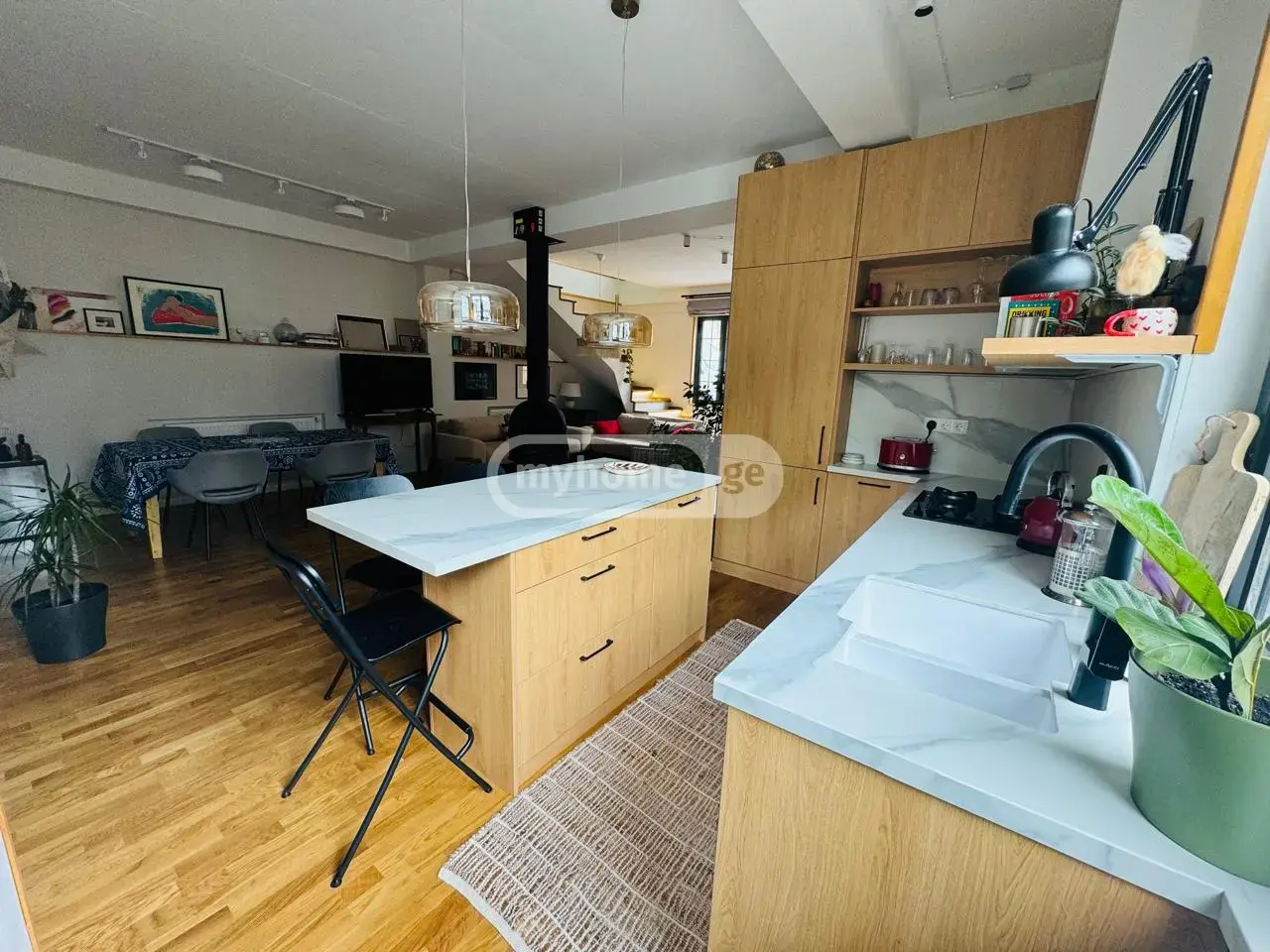 4 Room Private House For Rent In Sololaki view 3