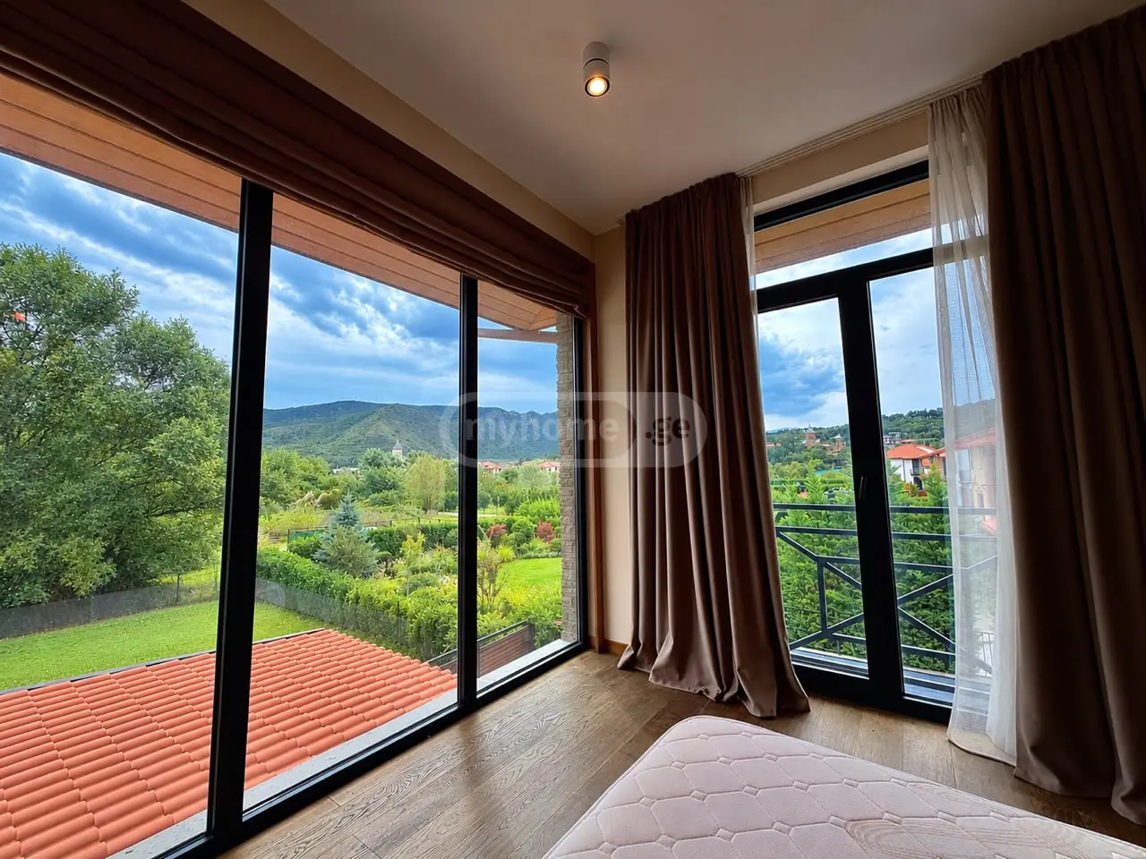 6 Room Country House For Sale view 9