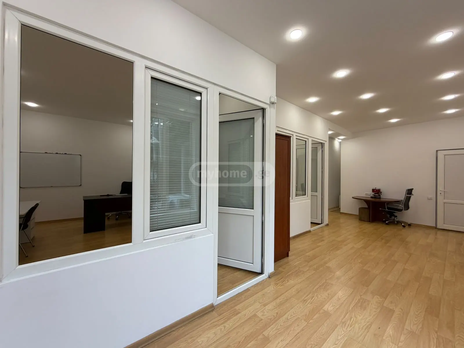 Office Commercial Area For Rent In Mtatsminda view 4