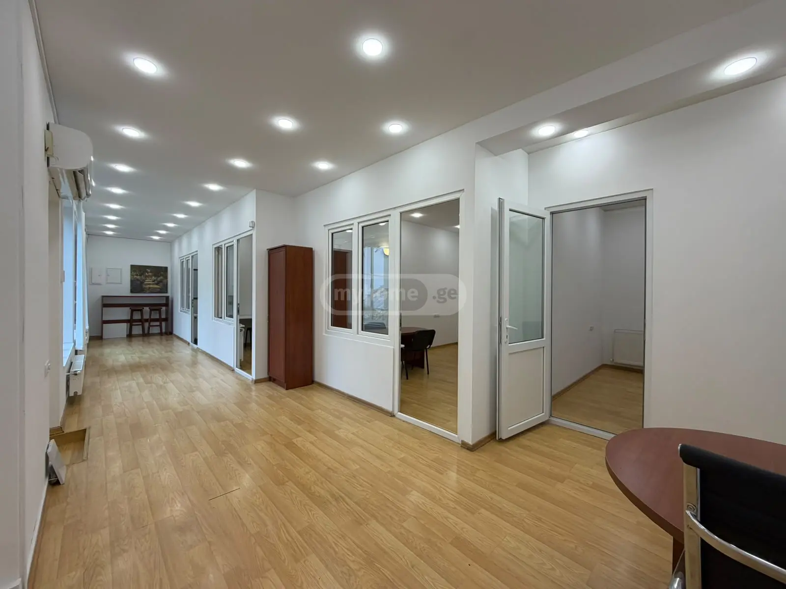 Office Commercial Area For Rent In Mtatsminda view 11
