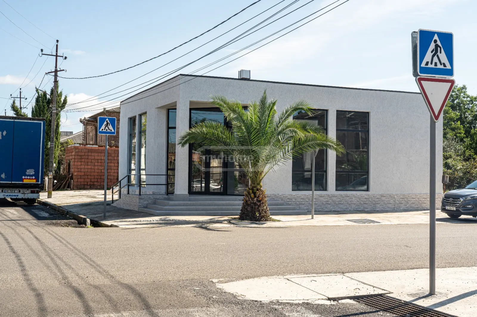 Universal Commercial Area For Rent In Foti view 2