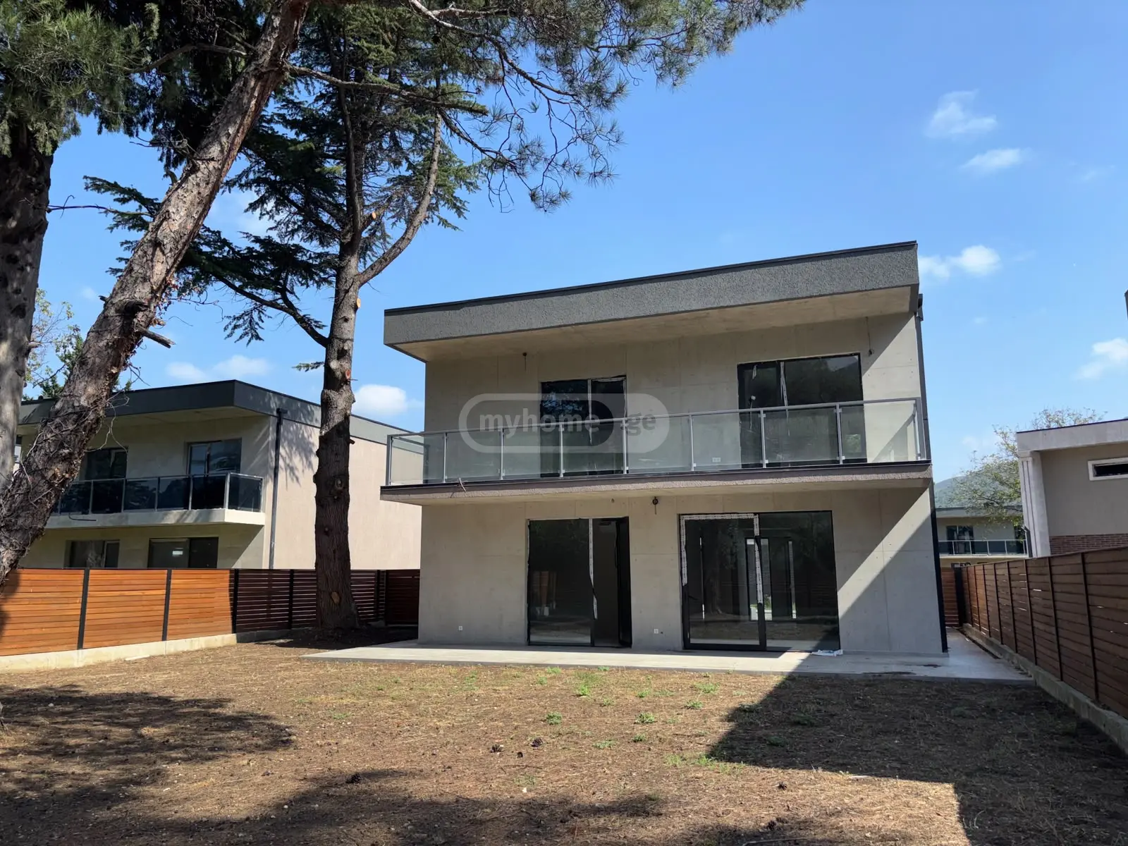 6 Room Private House For Sale view 1